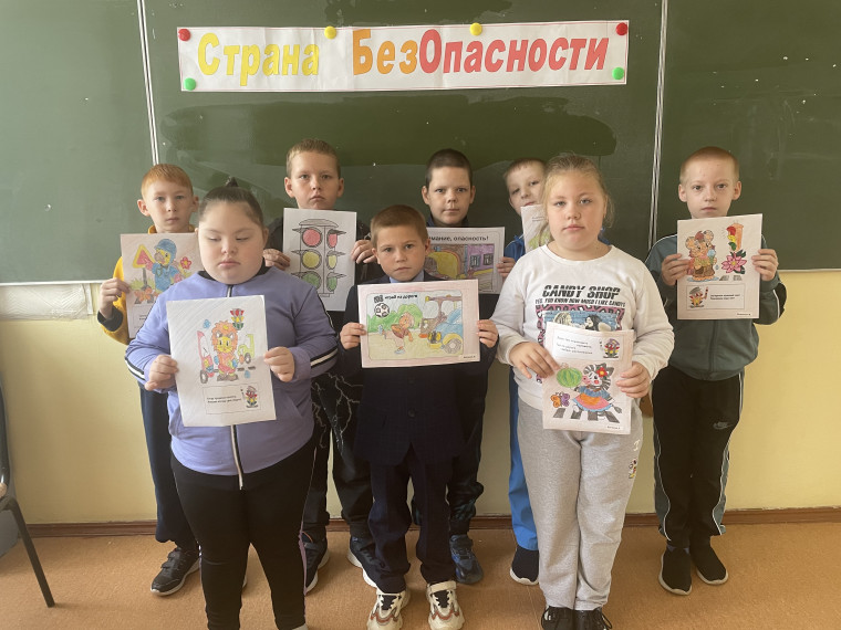 Конкурс рисунков «Соблюдаем ПДД!».