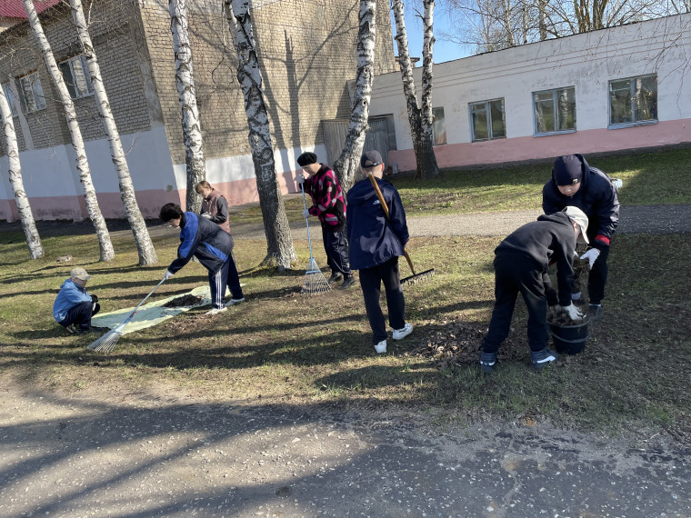 Субботник в школе-интернате.